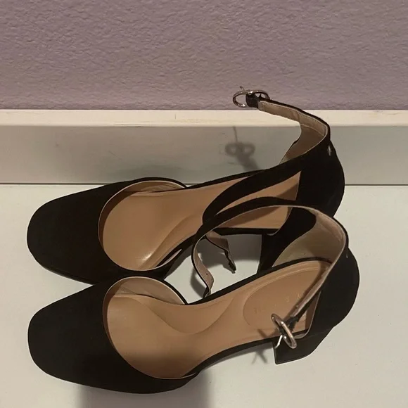 Kelly & Katie Black Block Heel Dress Shoes - Picture 6 of 8